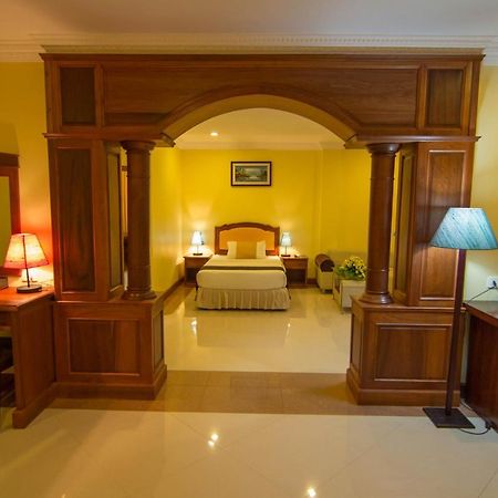 Golden Sea Hotel Sihanoukville Bagian luar foto